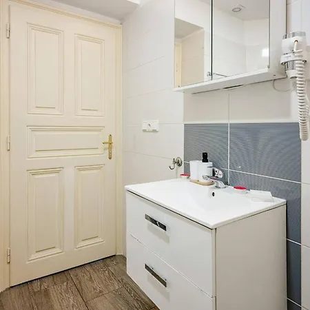 Cozy In Center Near Wenceslas Square פראג
