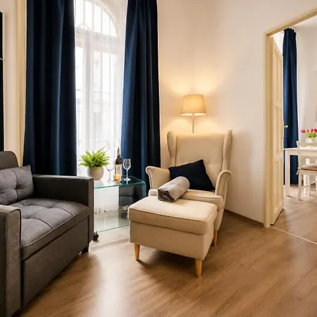 Cozy In Center Near Wenceslas Square דירה *